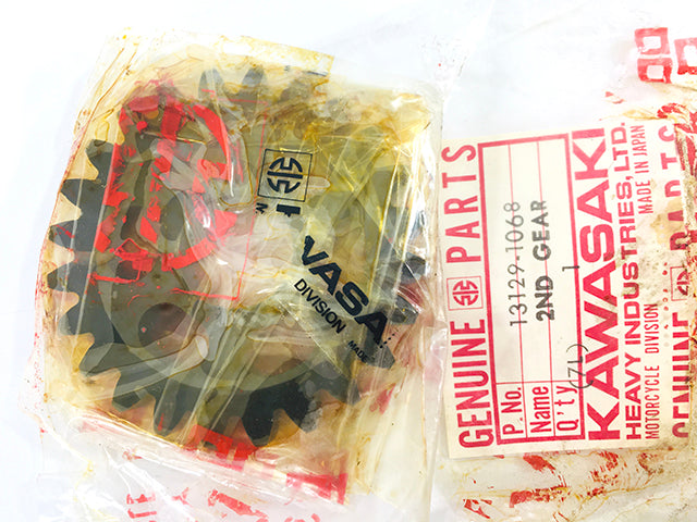 13129-1068 NOS Kawasaki 2nd Gear Output 24T