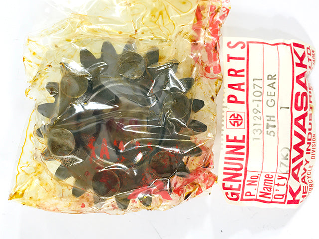 13129-1071 NOS Kawasaki 5th Gear Output 21T