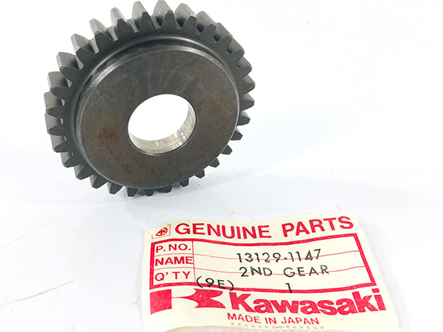 13129-1147 NOS Kawasaki Second Gear Output Shaft KE100