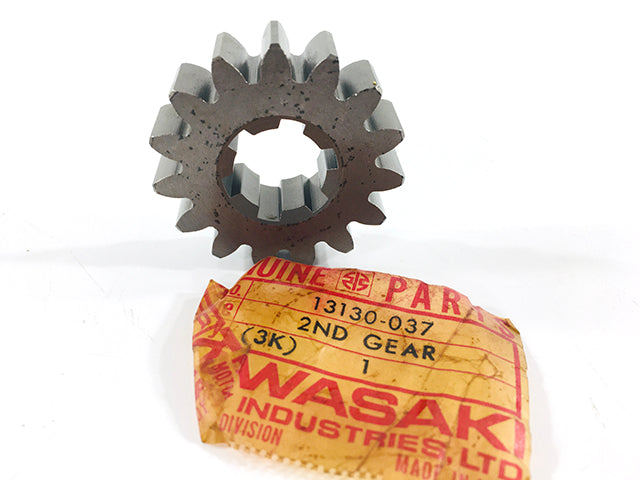13130-037 NOS Kawasaki 2nd Gear Drive 15T