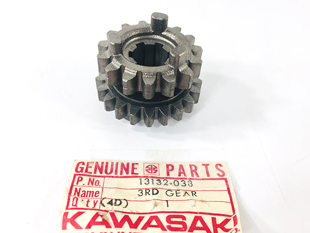 13132-038 NOS Kawasaki KX125 3rd and 4th Gear Drive Shaft