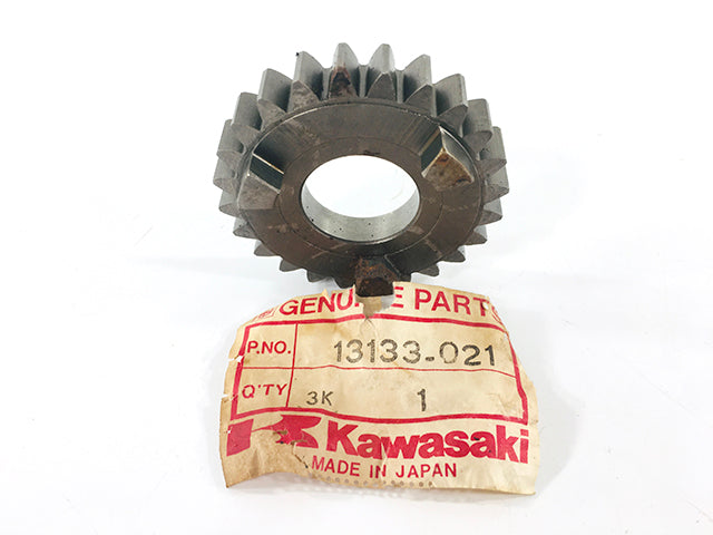 13133-021 NOS Kawasaki F6 F7 Third Gear Output Shaft 24T