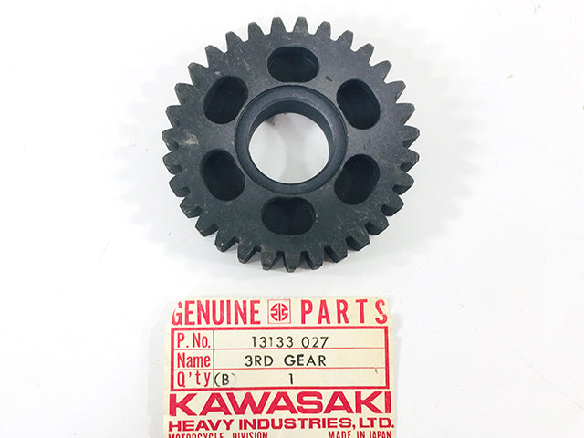 13133-027 NOS Kawasaki Third Gear Output Shaft