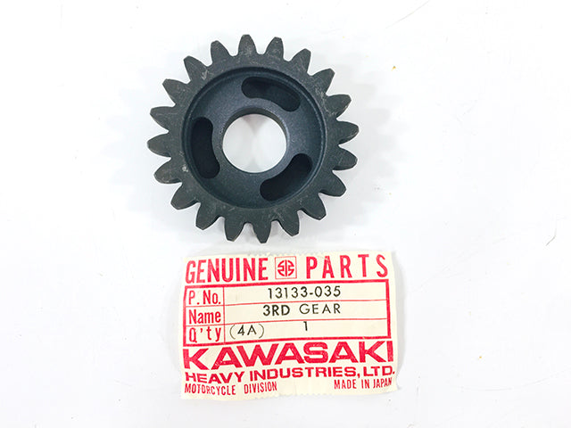 13133-035 NOS Kawasaki 3rd Gear, Output Shaft