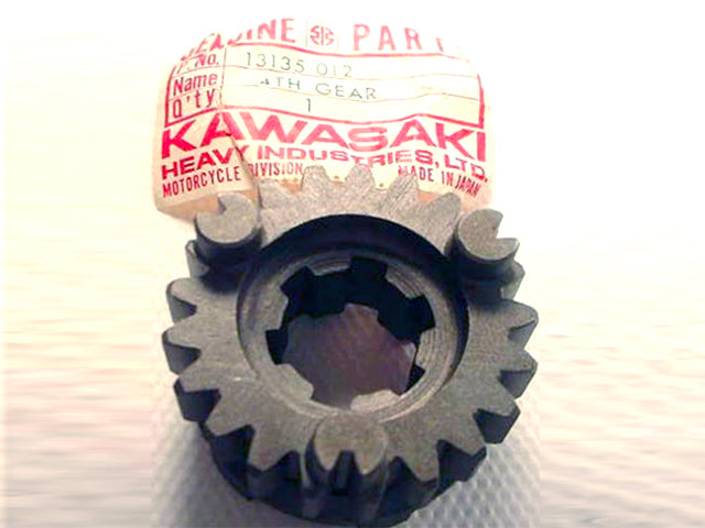 13135-012 NOS Kawasaki 4th Gear Output F6 F7