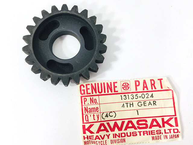 13135-024 NOS Kawasaki 4th Gear Output Shaft KE125