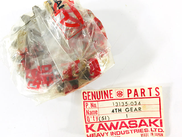 13135-034 NOS Kawasaki 4th Gear Output 19T