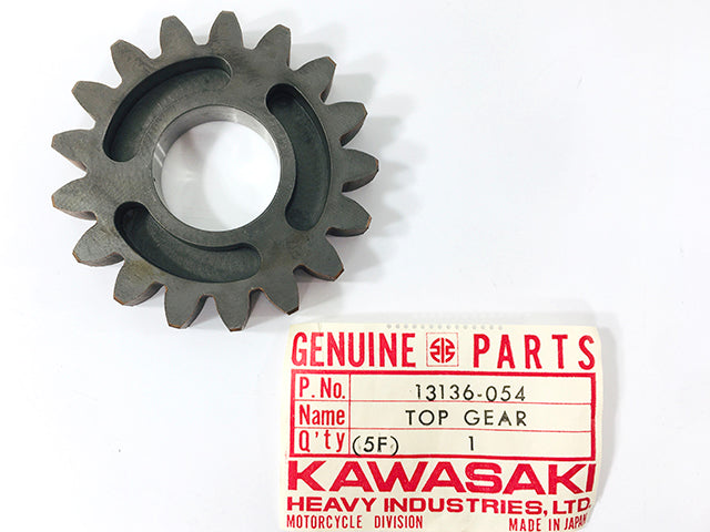 13136-054 NOS Kawasaki KX400 Top Gear Drive Shaft 17T