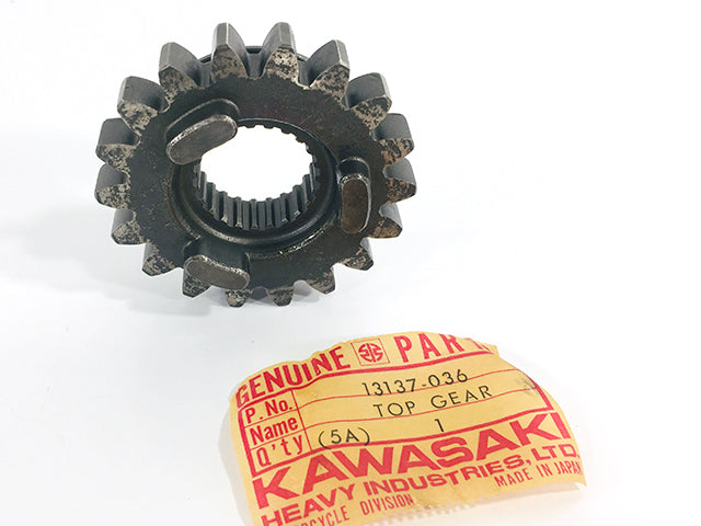 13137-036 NOS Kawasaki KX KDX Top Gear Output Shaft 18T