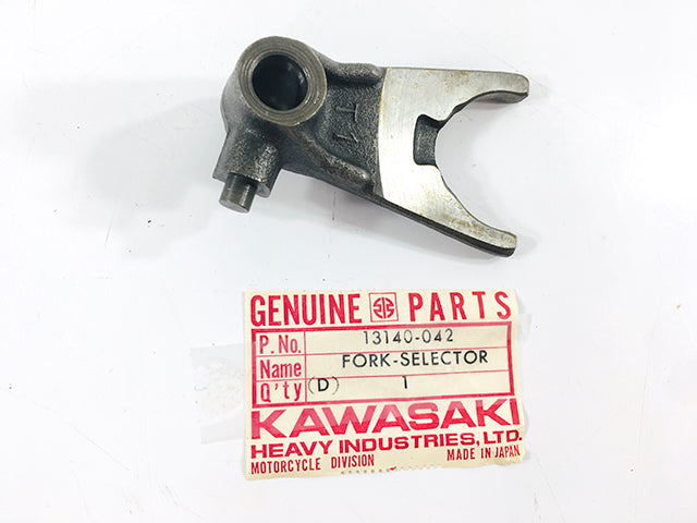 13140-042 NOS Kawasaki Shift Fork Selector Low