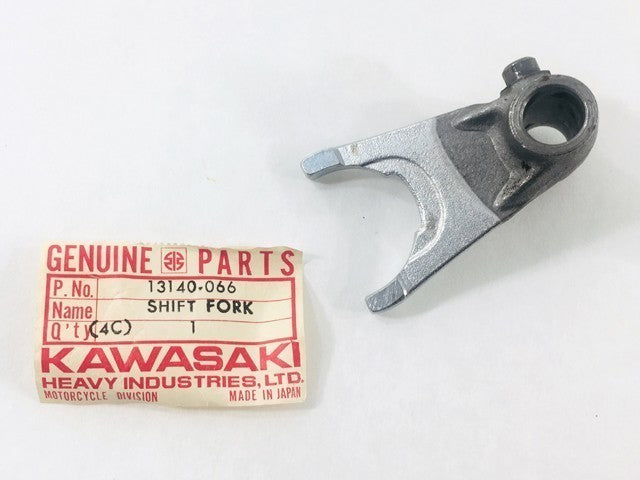 13140-066 NOS Kawasaki Shift Fork Selector Low KZ400