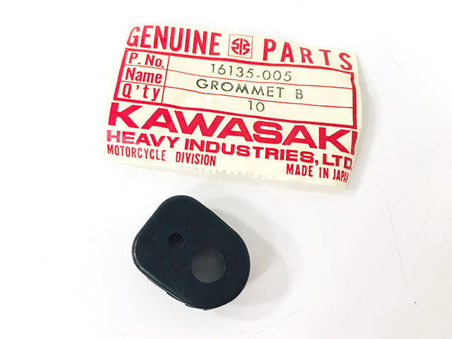 16135-005 NOS Kawasaki G5 Oil Pipe Grommet