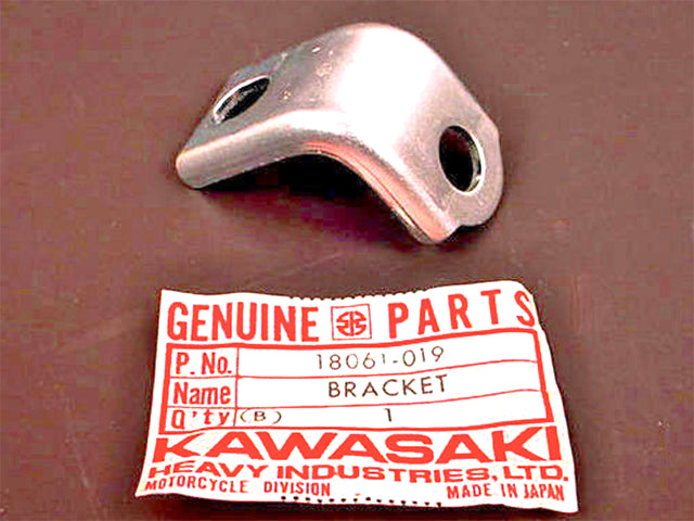 18061-019 NOS Kawasaki G3SS 70-72 Front Muffler Bracket