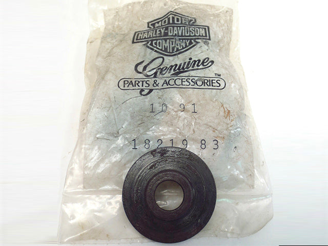 18219-83 Harley Davidson Upper Valve Spring Cover