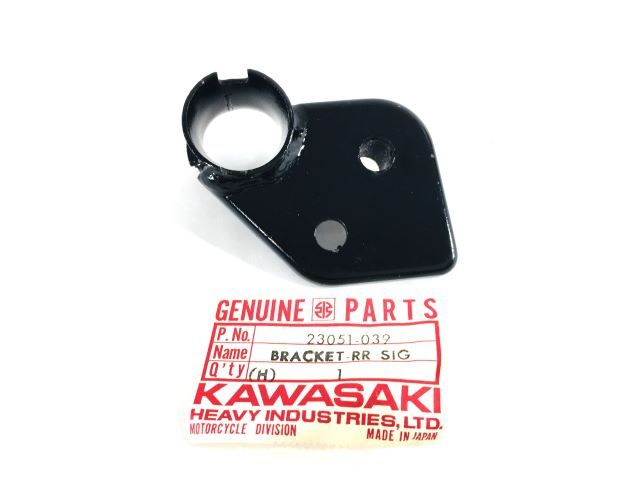 23051-039 NOS Kawasaki G3SS-C Left Rear Turn Signal Bracket