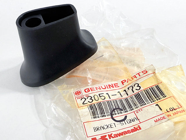 23051-1173 NOS Kawasaki ZX600 Ninja Right Front Turn Signal Bracket