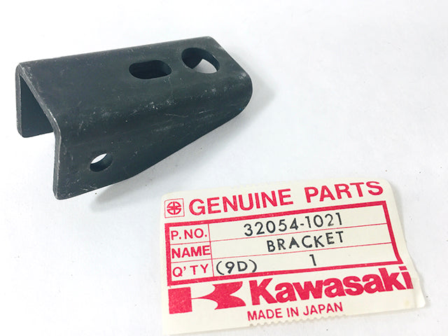 32054-1021 NOS Kawasaki KZ1000 Rear Footrest Bracket