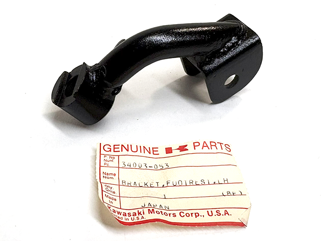 34003-053 NOS Kawasaki KZ400 LH Footrest Bracket