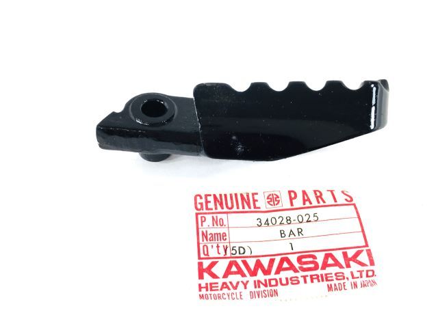 34028-025 NOS 1975-1976 Kawasaki KX125 KX250 KX400 LH Footrest