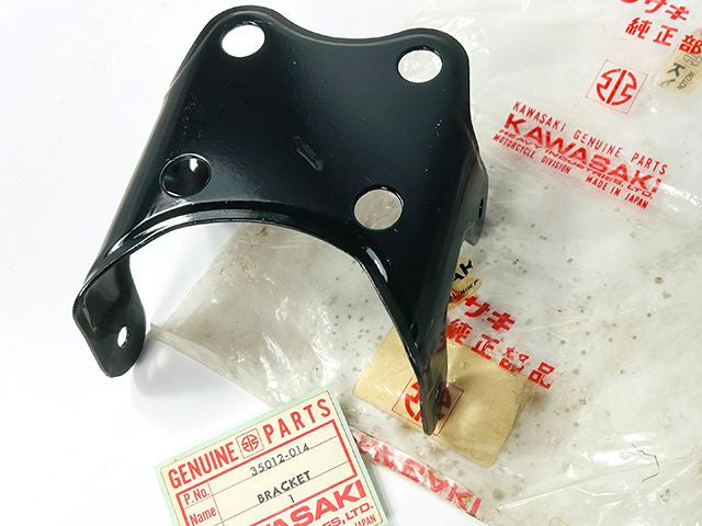 35012-014 NOS Kawasaki G5 Front Fender Bracket