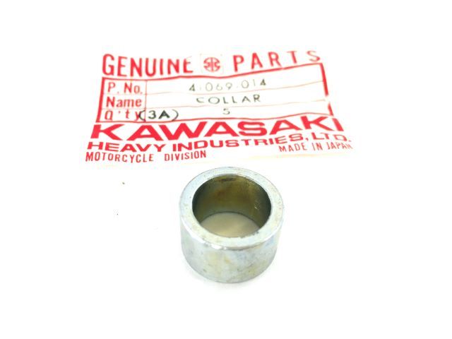 41069-014 NOS Kawasaki MT1 KV75 Front Axle Spacer
