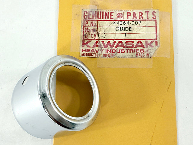44064-009 NOS Kawasaki S3 400 RH Fork Guide Cover