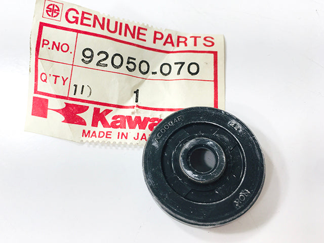 92050-070 NOS Kawasaki Oil Seal
