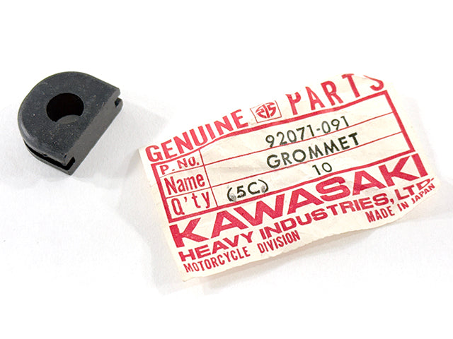 92071-091 NOS Kawasaki KE175, KD175 Oil Pipe Grommet