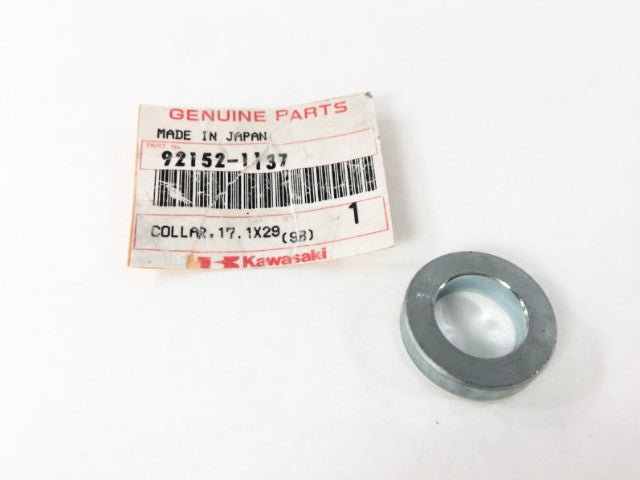 92152-1137 NOS Kawasaki KX250 Collar 17.1x29