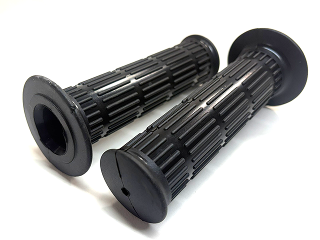 46075-028 Kawasaki KV75 Grip Set