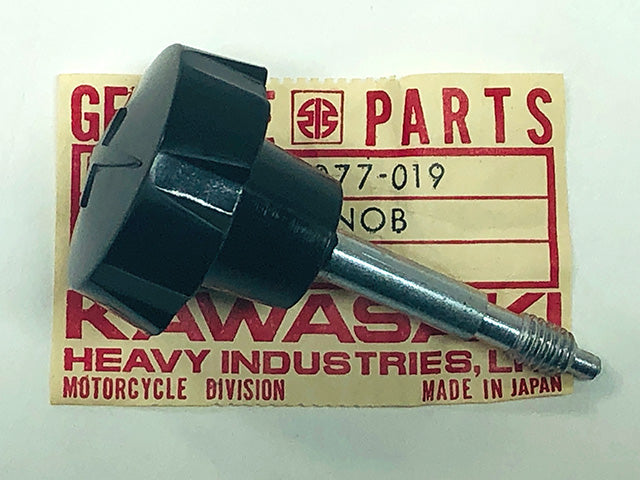 92077-019 NOS Kawasaki G3SS G3TR Side Cover Knob