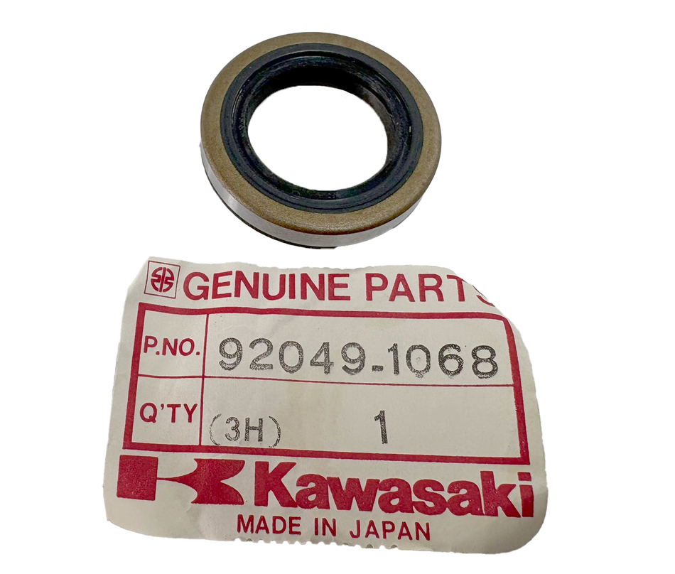 NOS Kawasaki KDX 200 Oil Seal 92049-1068