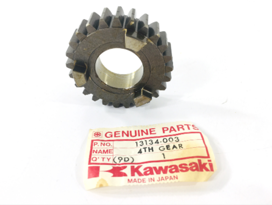 NOS Kawasaki H1 4th Gear Drive Shaft 25T 13134-003