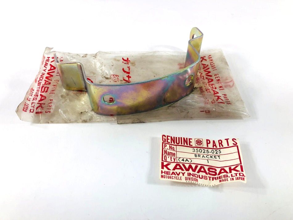 NOS Kawasaki MC1M KD80 KM100 Rear Fender Bracket
