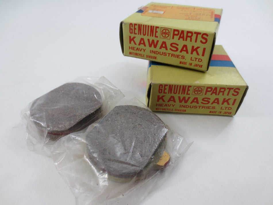 NOS KAWASAKI KZ1000 Front Brake Pad Set 77-78 43050-1004 43050-1005