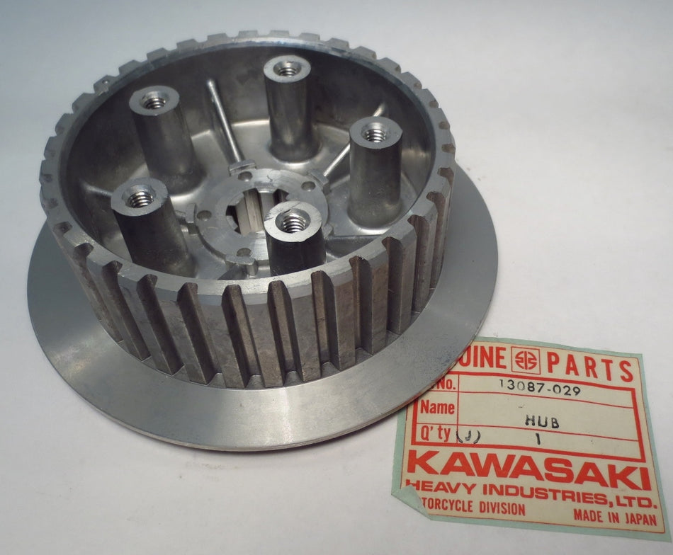 CLUTCH HUB Kawasaki F11 250 73-74-75 NOS